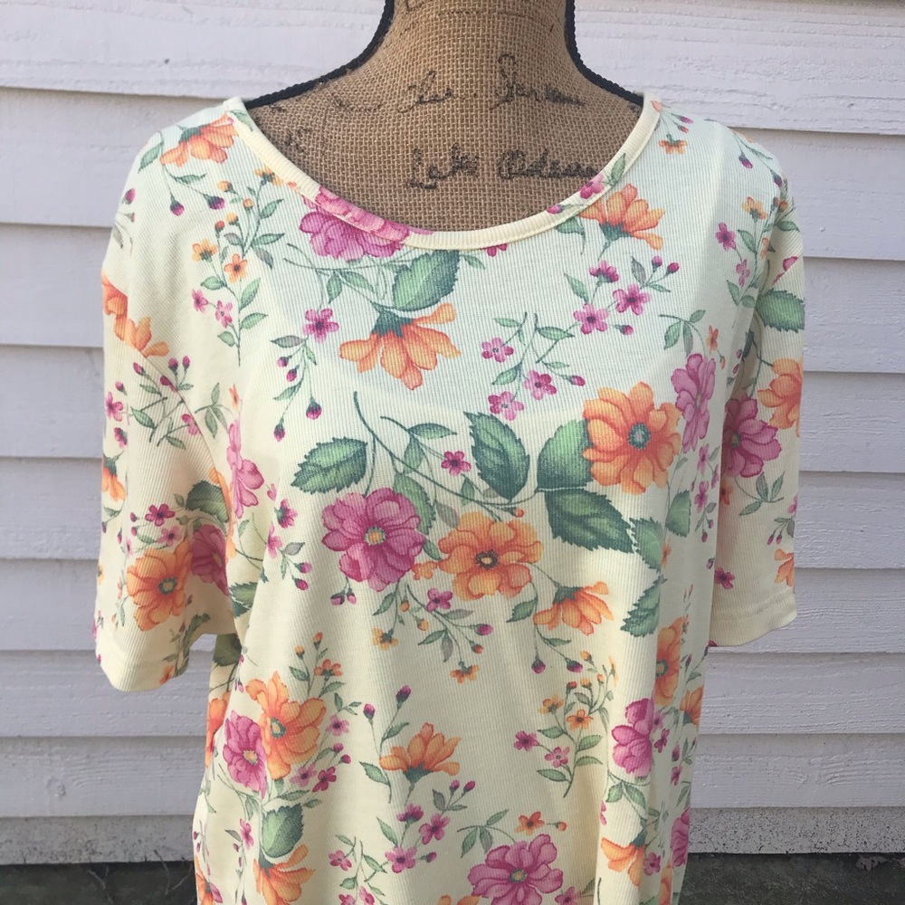 3 for $18 White Stag flower print top size 22W/24W